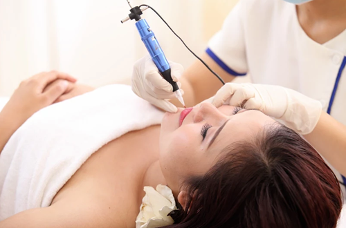 Giật mình nguy cơ khách thường bỏ qua khi phun xăm